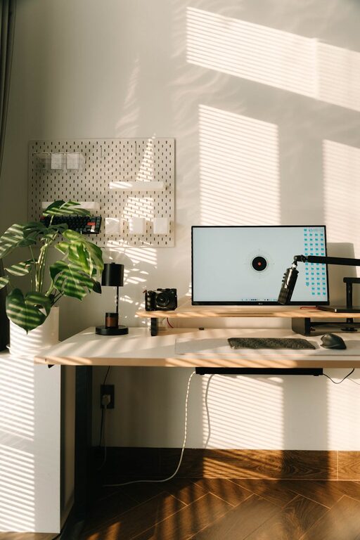 Tips for Creating a Productive Home Workspace That Boosts Focus and Comfort